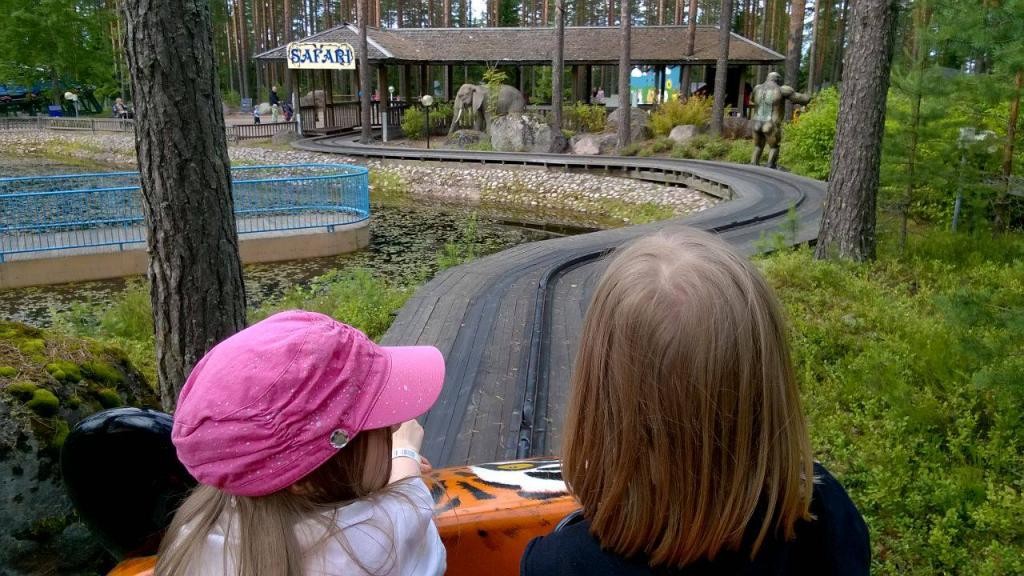 Tykkimäellä 20.7.2015. Menossa mukana Kummityttöni, miehen tytär, mies ja minä.